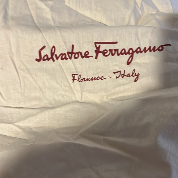 Salvatore Ferragamo black leather classic bag - Picture 4 of 4